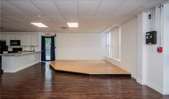 413 High St, Bristol, RI 02809