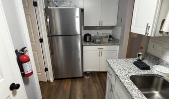 15 Ten Broeck St Garden, Albany, NY 12210