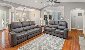 100 Windsor Dr, Alton, IL 62002