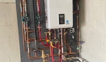 156 Triangle St, Danbury, CT 06810