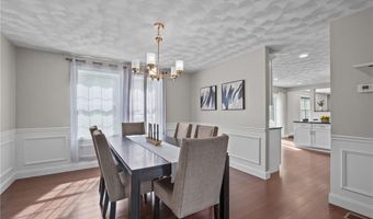 105 Amy Dr, Cranston, RI 02921