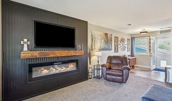 107 10th Ave SW, Altoona, IA 50009