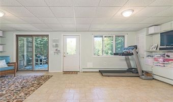 25 Spanker St, Jamestown, RI 02835