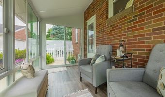 984 Cleveland Ave, Amherst, OH 44001