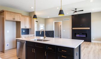 610 Ellis Cir, Adel, IA 50003