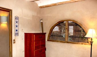 567 A Tune Dr, Arroyo Hondo, NM 87513