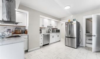 9 Lookout Ave, North Providence, RI 02911