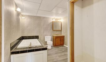 10 HEIGHTS Ct, Abbottstown, PA 17301
