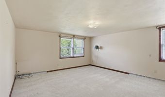 5400 LONG Ct, Appleton, WI 54914