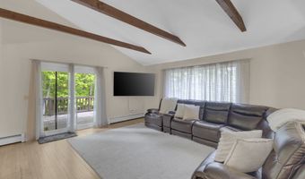 41 Elbow Hill Rd, Brookfield, CT 06804