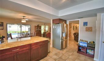 902 CRESTVIEW Dr, Auburndale, FL 33823