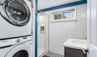 4 James St, Middletown, RI 02842