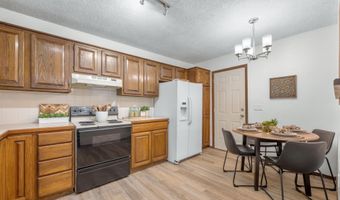 911 N Wirth St, Augusta, KS 67010