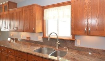 759 Tallkron Dr, Akron, OH 44305