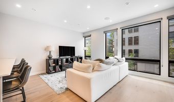 340 W 2nd St 3, Boston, MA 02127