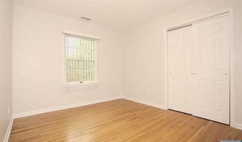 90 Elm St, Allendale, NJ 07401