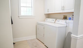 8 Apalachee St, Apalachicola, FL 32320