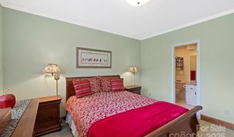 700 Crowfields Ln, Asheville, NC 28803