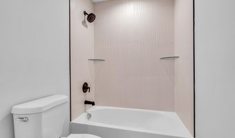 512 Seaman Ave, Beachwood, NJ 08722