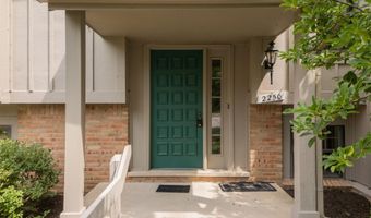 2250 Rivenoak Ct, Ann Arbor, MI 48103
