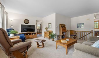 121 E O'Neil Dr, Ames, IA 50010