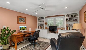 40 Sage Dr, Warwick, RI 02886