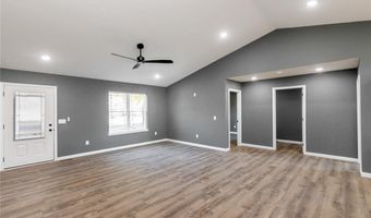 521 W Maple St, Austin, IN 47102