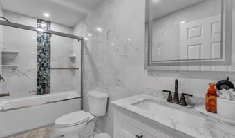 315 Parisen Ave, Bayville, NJ 08721