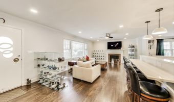 3100 N GLEBE Rd, Arlington, VA 22207