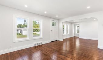 5 Taylor Ct, Cumberland, RI 02864