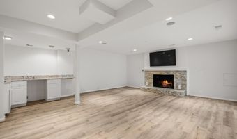 7009 LOCH LOMOND Dr, Bethesda, MD 20817