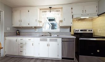 322 Garden City Dr, Cranston, RI 02920