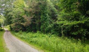 989 McCabe Ave NE, Ada, MI 49301