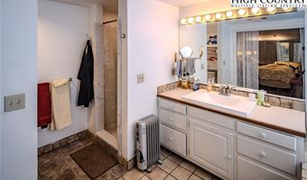 4584 4582 NC Highway 194 S, Banner Elk, NC 28604