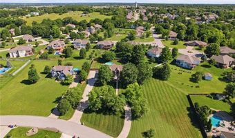 15586 Cedar Ln, Basehor, KS 66007