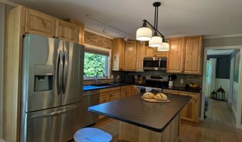 154 West St, Barton, VT 05822