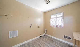 221 S Pine St, Blackfoot, ID 83211