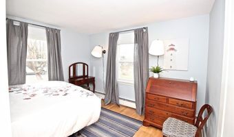 139 Coggeshall Ave, Newport, RI 02840