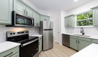 2032 S LANGLEY St, Arlington, VA 22204