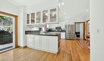 185 Almond St, Ashland, OR 97520