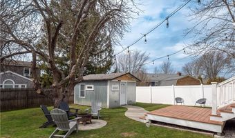 100 Renfrew Ave, Middletown, RI 02842