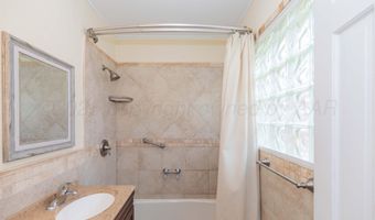 1221 S AUSTIN St, Amarillo, TX 79102