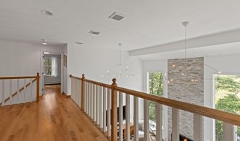 4 Canterbury Ln, Bourne, MA 02532