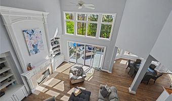 560 Club Dr, Aurora, OH 44202