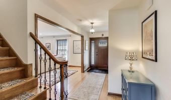 1608 N Douglas Ave, Arlington Heights, IL 60004