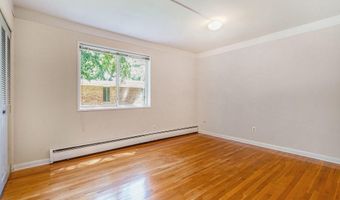 1249 Island Dr 101, Ann Arbor, MI 48105