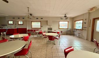 21 Fair St, Baxley, GA 31513