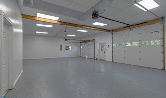 251 S Taxiway Dr, Albany, KY 42602