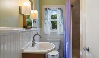 7 Turner Rd, Bristol, RI 02809