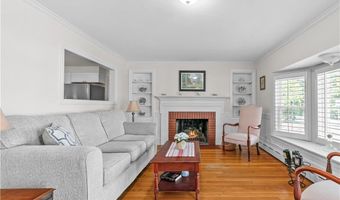 12 Terrace Dr, Bristol, RI 02809